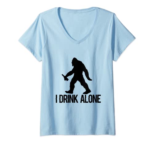 Damen Lustige Trinkliebhaber Tees - I Drink Alone T-Shirt mit V-Ausschnitt von Alcoholic Themed Tees