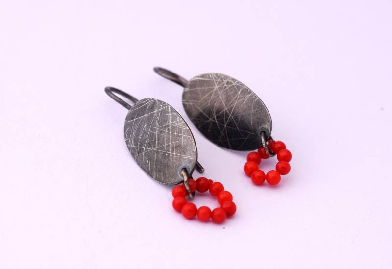 Lange Ohrhänger Mit Koralle, Oxidierte Silberohrringe, Lange Rote Und Schwarze Ohrringe, Statement Ohrringe Lange Ohrhänger Mit Koralle, Oxidierte Silberohrringe, Lange Rote Und Schwarze Ohrringe, Statement Ohrringe von Alejodissenysjoies