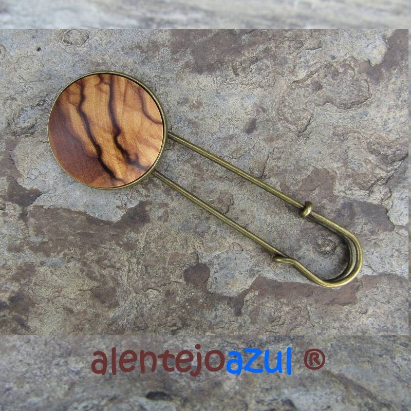 Schalnadel Olivenholz Schalpin Kiltnadel Tuchschließe Kiltbrosche Holz Stola Tuch Brosche Cabochon Alentejoazul Schal Spange Cardigan von Alentejoazul