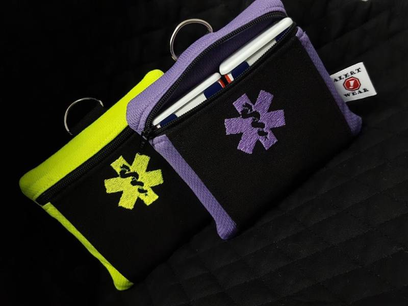 Auvi-Q Medizin Etui Inhalator Erste Hilfe Vonalert Wear Auvi-Q Medizin Etui Inhalator Erste Hilfe Vonalert Wear von AlertWearCompany