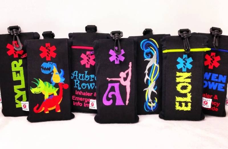 Clip-On Inhaler/Epi-Pen Auvi-Q Medizin Etui Mit Ice Info Vonalert Wear Clip-On Inhaler/Epi-Pen Auvi-Q Medizin Etui Mit Ice Info Vonalert Wear von AlertWearCompany