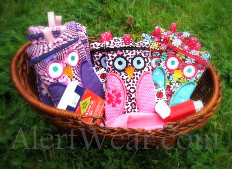 Mini-Eule/Auviq Medizin Etui Vonalert Wear Mini-Eule/Auviq Medizin Etui Vonalert Wear von AlertWearCompany