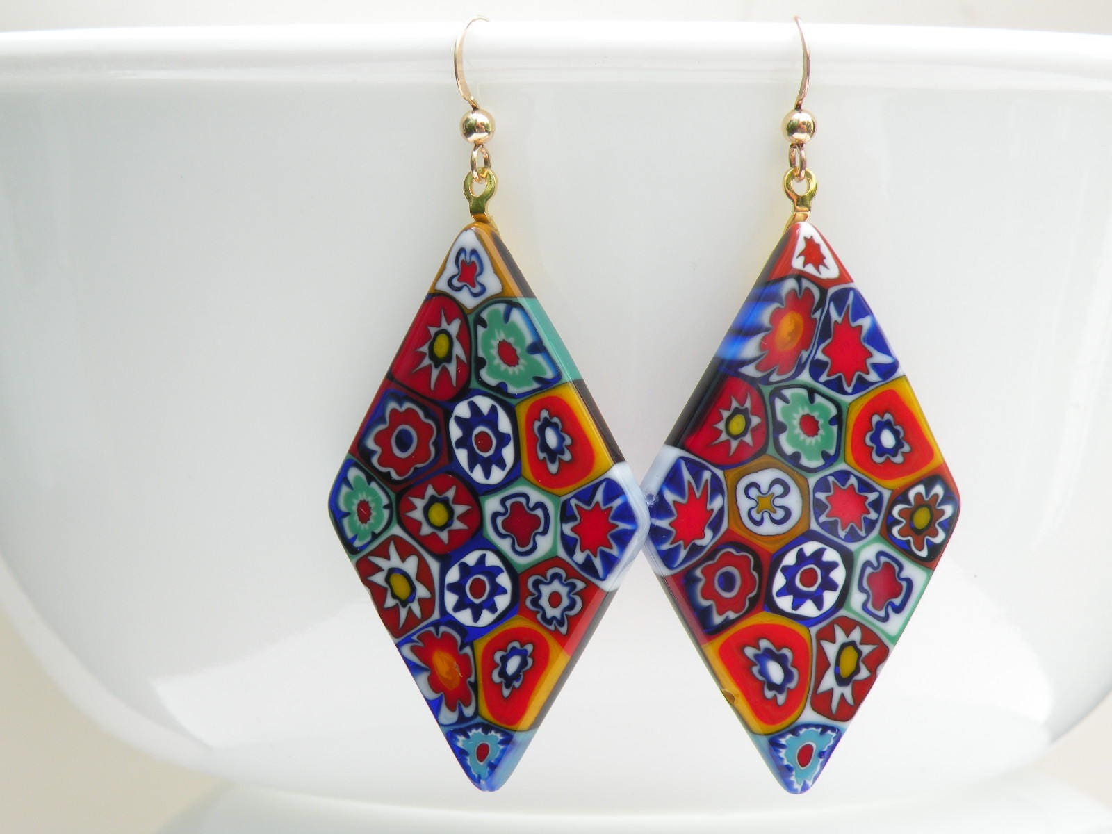 Millefiori Murano Glas Ohrringe; Handgefertigt Mit Den Feinsten Mehrfarbigen Mosaik-Canes, Poliert & Getrommelt Bis Zum Glattesten Finish Millefiori Murano Glas Ohrringe; Handgefertigt Mit Den Feinsten Mehrfarbigen Mosaik-Canes, Poliert & Getrommelt Bis Zum Glattesten Finish von AlessandrosDesigns