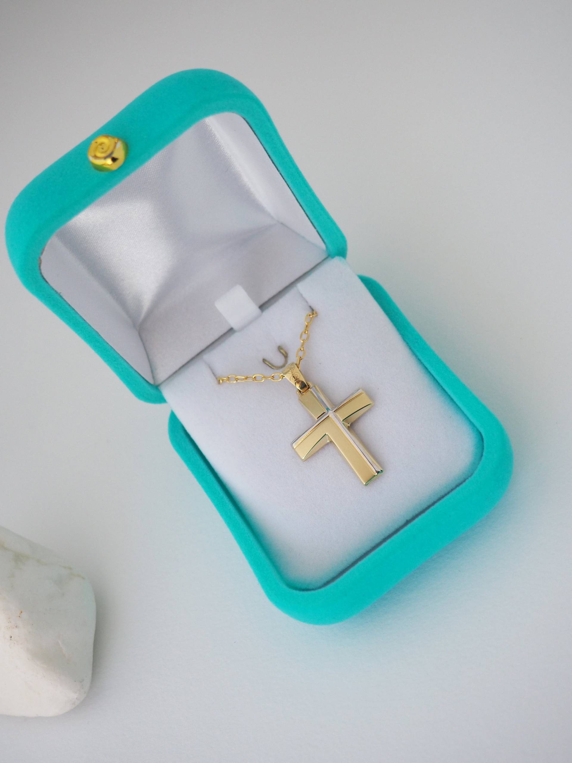 14K Solid Gold Kreuz Halskette, Taufgeschenk Mädchen Kreuz, Christian Cross, Paten Geschenk von AlevizouJewellery