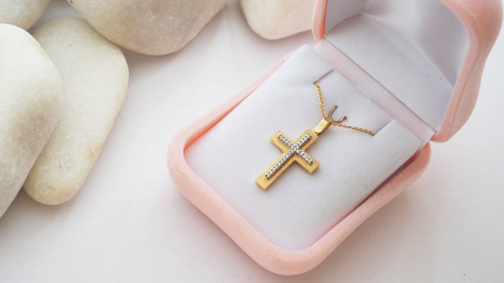 14K Solid Gold Kreuz Halskette, Taufgeschenk Mädchen Kreuz, Christian Cross, Paten Geschenk von AlevizouJewellery