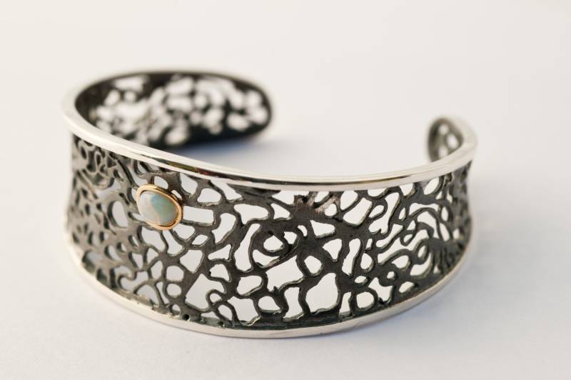 Handgemachte Silber Armband Manschette - Filigrane Silber, Gold Und Opal Lace Collection Handgemachte Silber Armband Manschette - Filigrane Silber, Gold Und Opal Lace Collection von AlexDeHaro