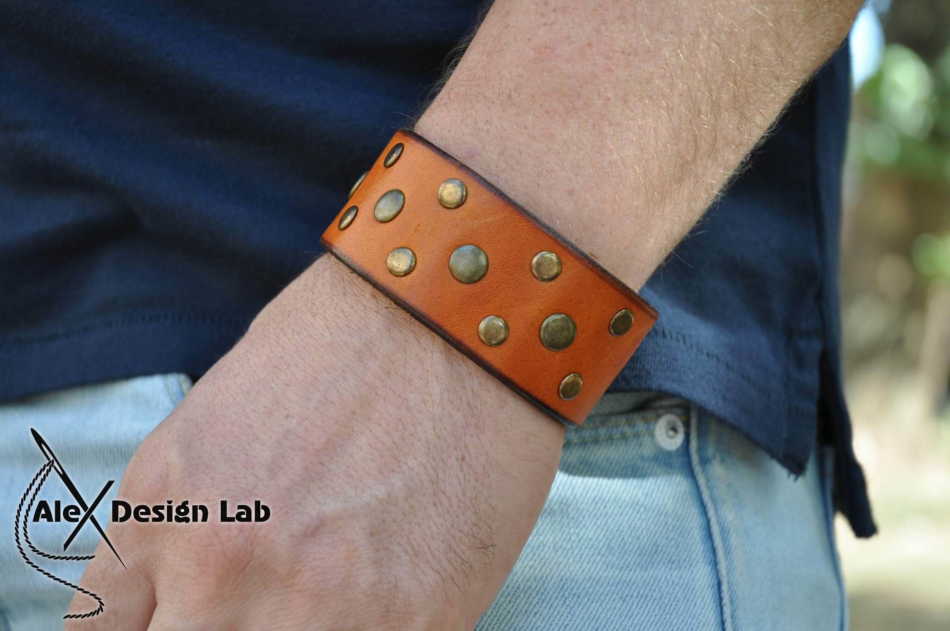 Braunes Leder Manschettenarmband Der Extraklasse von AlexDesignLab