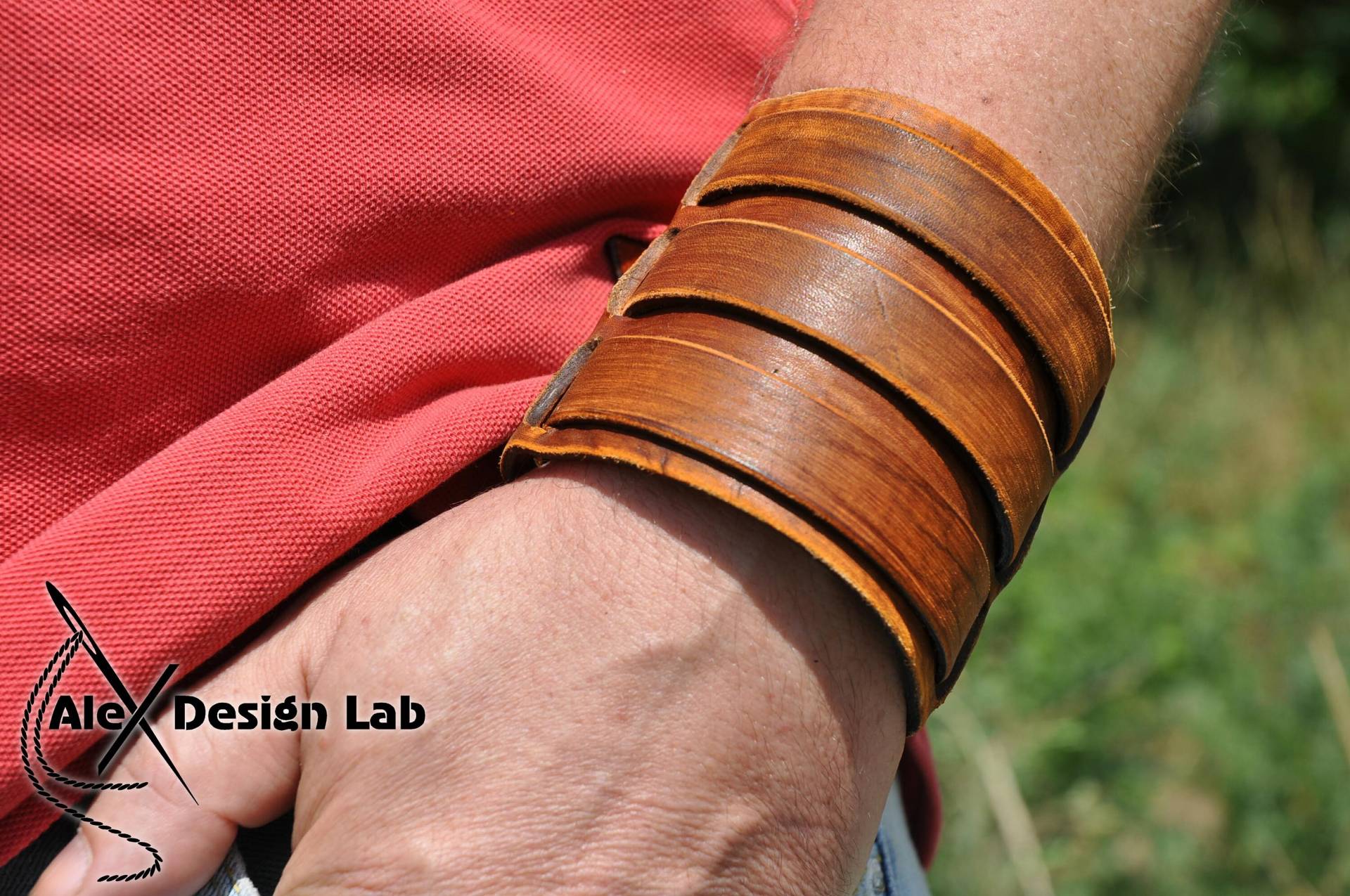 Breite Getragen Braun Leder Manschette Armband Mit Drei Riemen Extra Klasse Echtes Schwarzes von AlexDesignLab