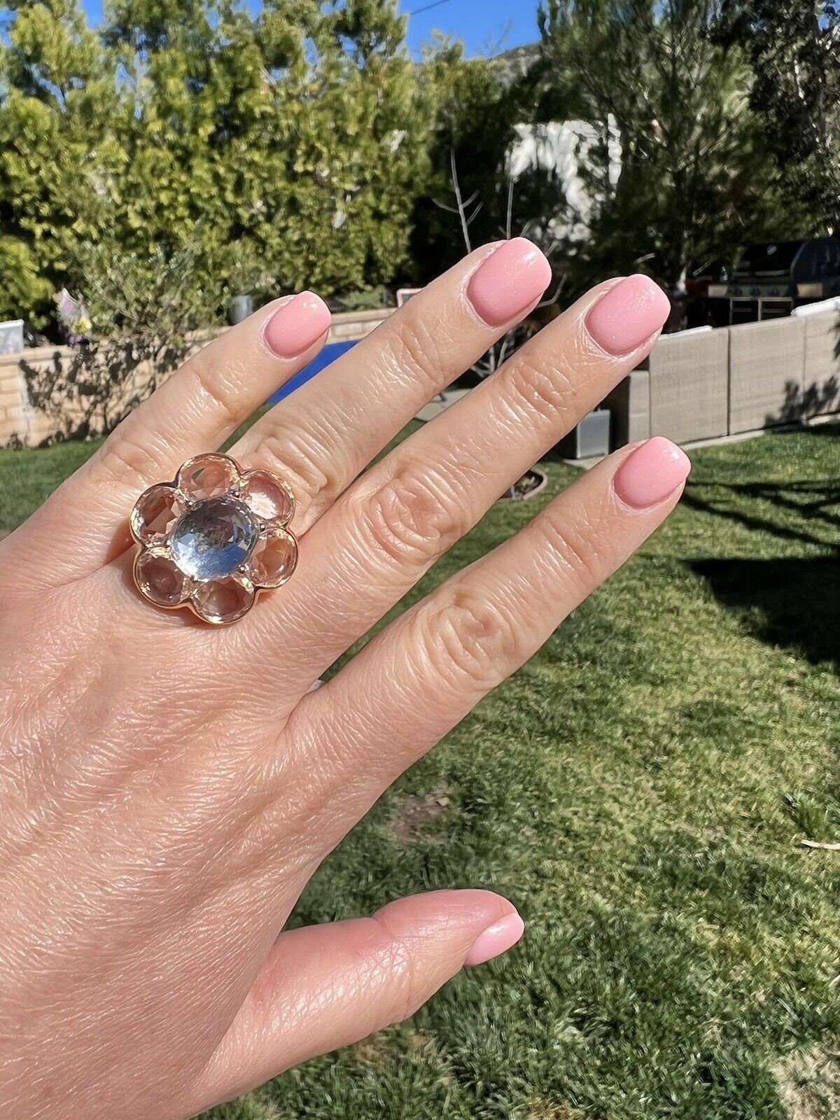 Mimi Milano 18K Rose Gold Cocktail Ring Mit Einem Schimmernden Bergkristall von AlexTreasuresShop