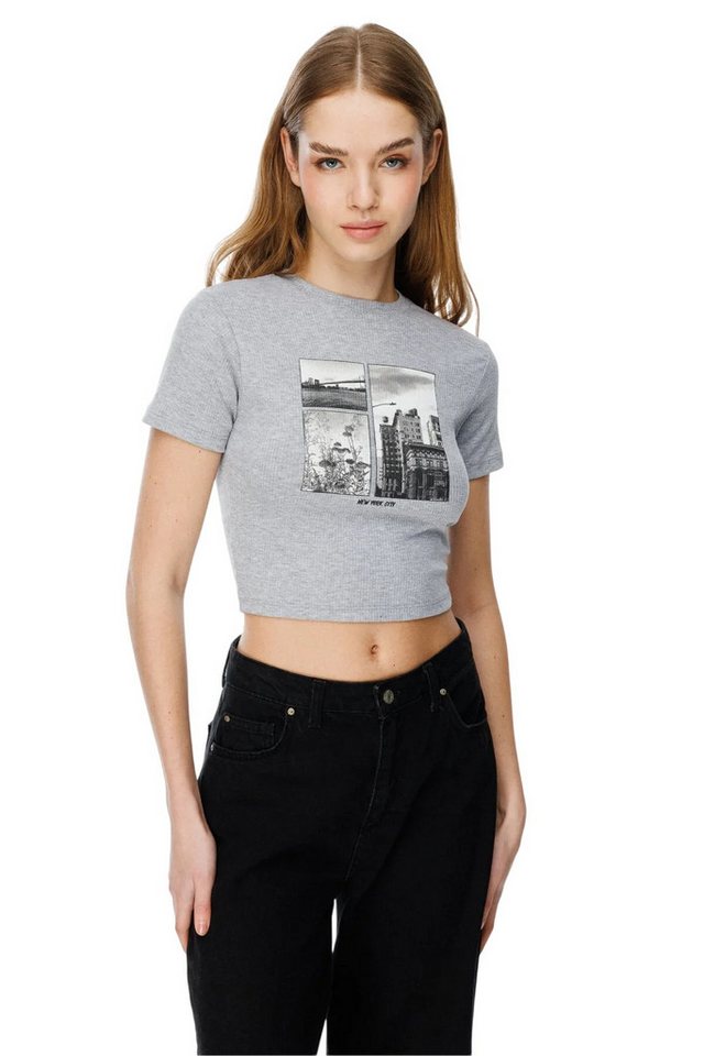 Alexa Dash T-Shirt Bedrucktes Crop-T-Shirt mit Fahrradausschnitt von Alexa Dash