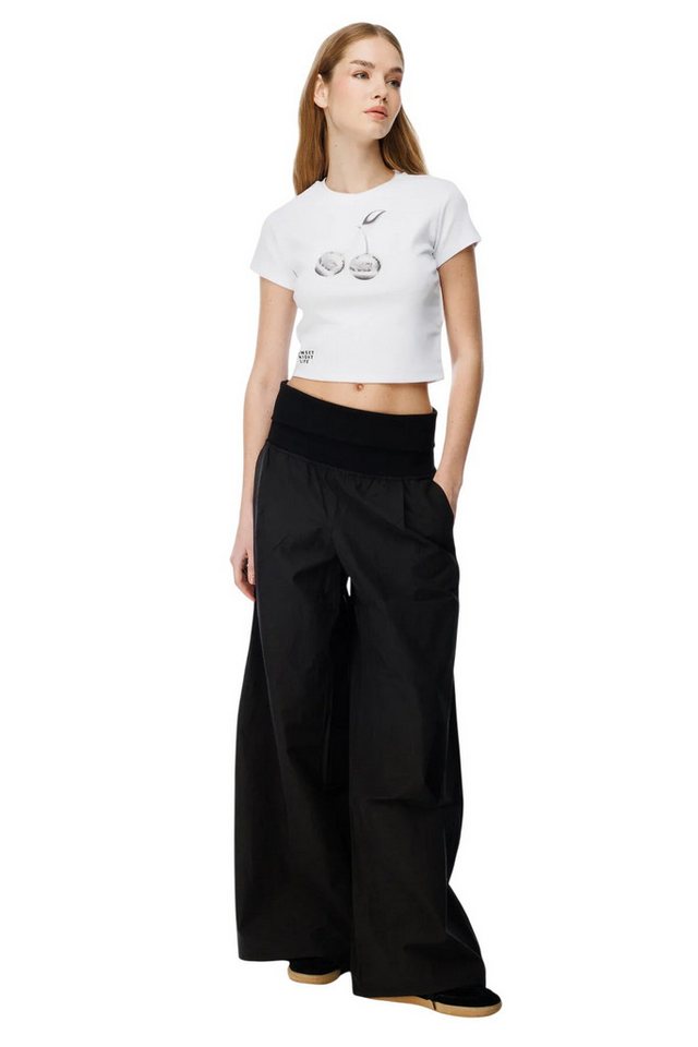 Alexa Dash T-Shirt Bedrucktes Crop-T-Shirt mit Fahrradausschnitt von Alexa Dash