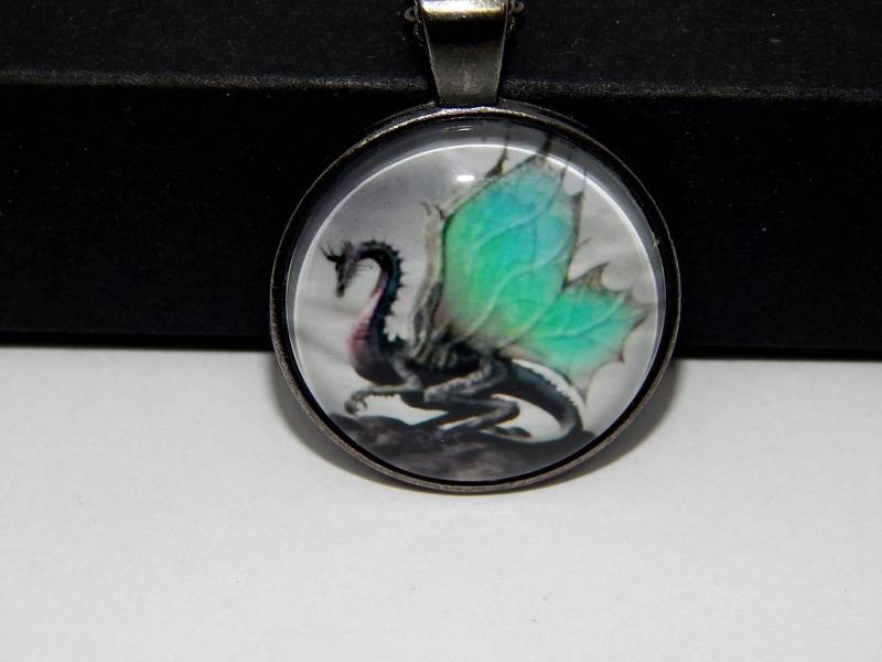 Geflügelter Drache Anhänger Fantasy Schmuck von AlexaArtBoutique