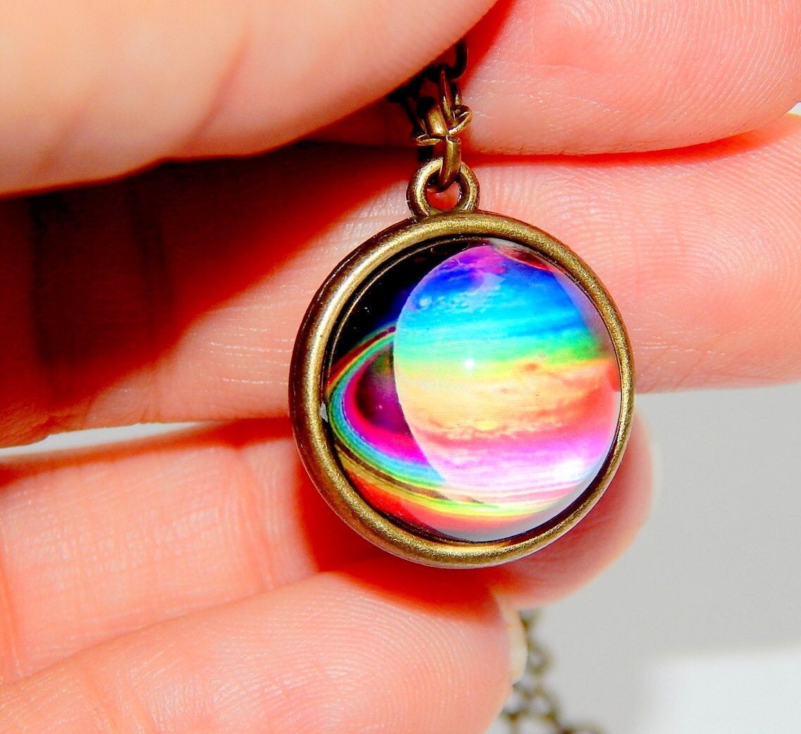 Nebel Galaxy Saturn Anhänger Sonnensystem Astronomie Schmuck von AlexaArtBoutique