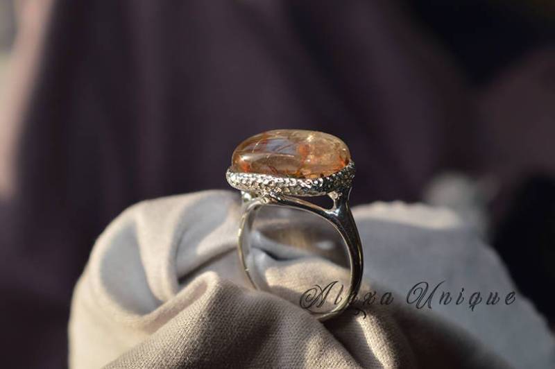 Venus Jungfräulichkeit - Handmade Sterling 925 Silber Ring Mit Rot Gefärbten Rutilquarz Venus Jungfräulichkeit - Handmade Sterling 925 Silber Ring Mit Rot Gefärbten Rutilquarz von AlexaUniqueJewellery
