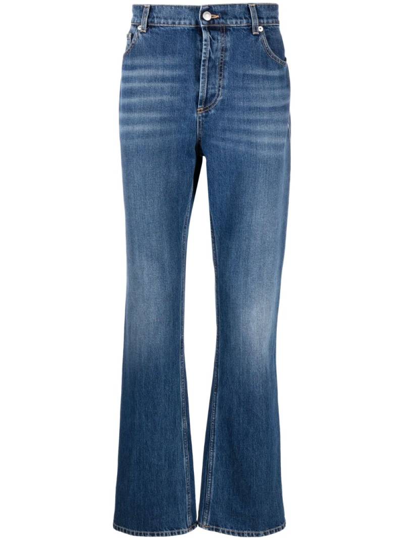 Alexander McQueen Halbhohe Bootcut-Jeans - Blau von Alexander McQueen