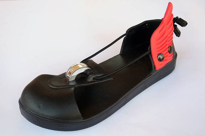 Hallo Strand Tek Alexander Goth Einzigartige Ungewöhnliche Futurisitc Handgemachte Winkel Flügel Männer Sandale von AlexanderHiTek