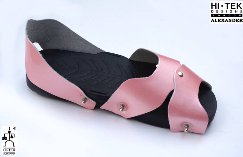 Hallo Tek Alexander Goth Einzigartige Ungewöhnliche Futurisitc Handgemachte Eva Unisex Strand Sandale von AlexanderHiTek