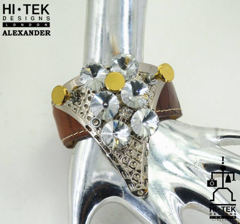 Hallo Tek Alexander Goth Handgemachte Steampunk Frauen Schmuck Manschette Armband Hallo Tek Alexander Goth Handgemachte Steampunk Frauen Schmuck Manschette Armband von AlexanderHiTek