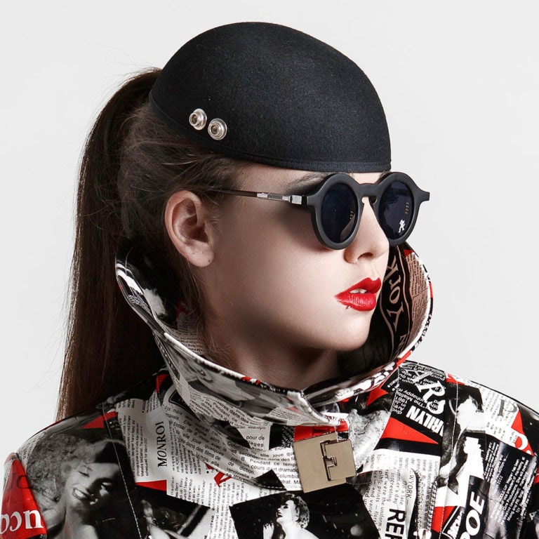 Hallo Tek Runde Blackplastic Und Metall Frame Unisex Steampunk Gothic Uv400 Vintage Classic Sonnenbrille von AlexanderHiTek