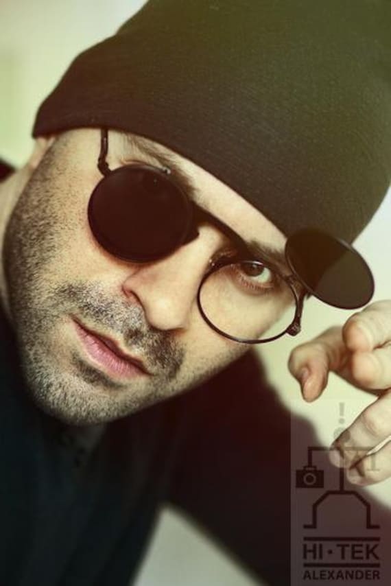 Hi Tek Runde Flip Up Sonnenbrille Schwarzer Metallrahmen, Steampunk Goth Stil von AlexanderHiTek