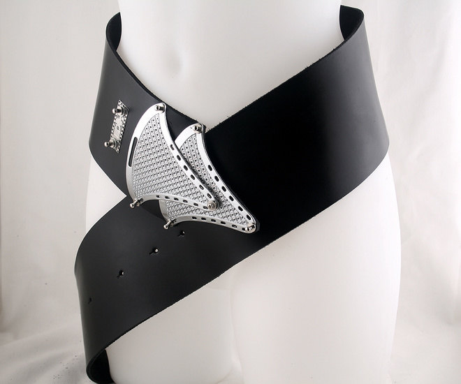 Schwarzer Leder Cyberpunk Gürtel Hi Tek Alexander Metallschnalle von AlexanderHiTek