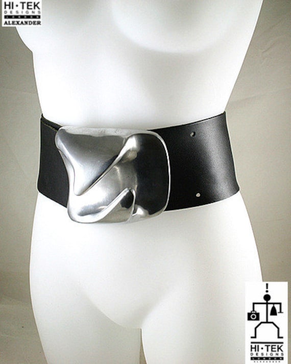 Schwarzer Ledergürtel Hi Tek Alexander Aluminium Schnalle, Cyberpunk Gothic von AlexanderHiTek