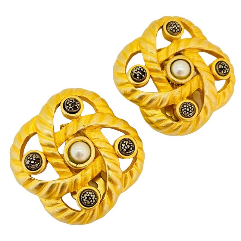 Vintage Jj Signiert Matt Gold Kunstperlen Knoten Clip An Ohrringen von AlexandersBoutiqueUS