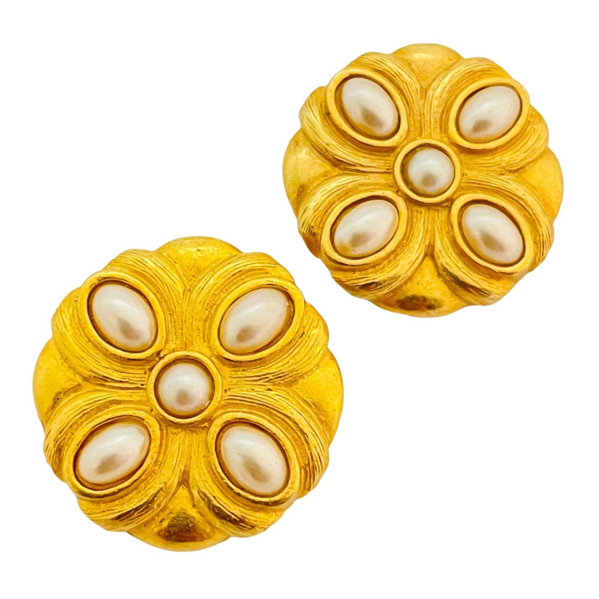 Vintage Liz Claiborne Gold Perle Malteser Kreuz Designer Start - Und Landebahn Ohrclips Vintage Liz Claiborne Gold Perle Malteser Kreuz Designer Start - Und Landebahn Ohrclips von AlexandersBoutiqueUS