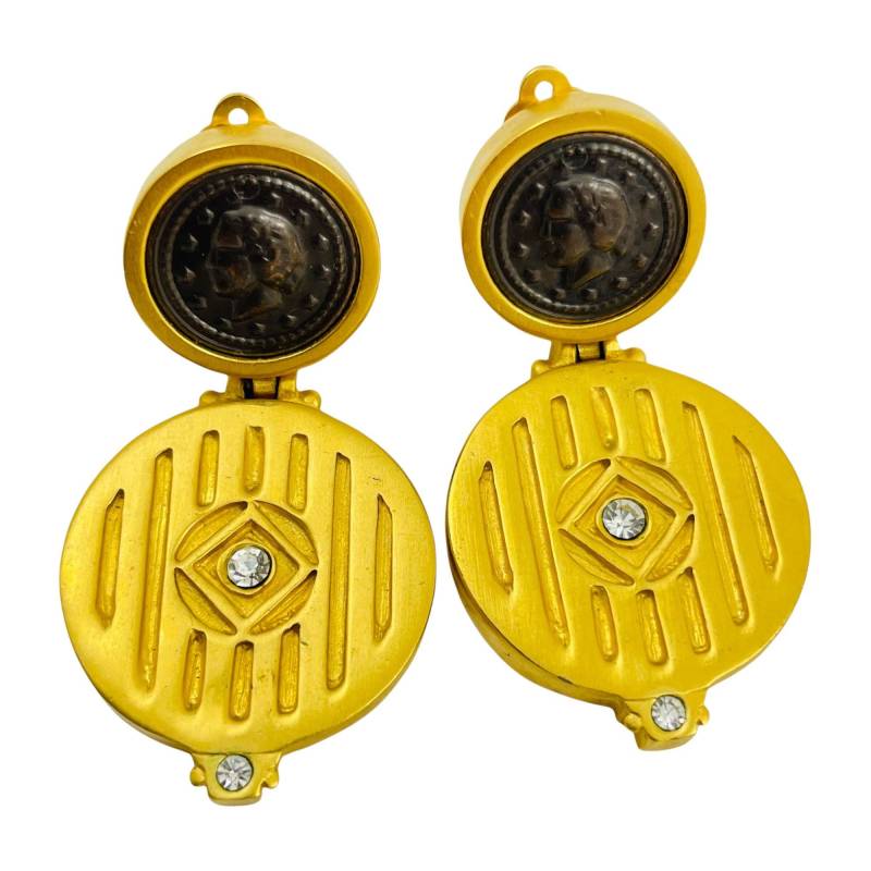 Vintage Riesige Matte Gold Münze Strasssteine Baumeln Designer Start - Und Landebahn Clip An Ohrringen von AlexandersBoutiqueUS