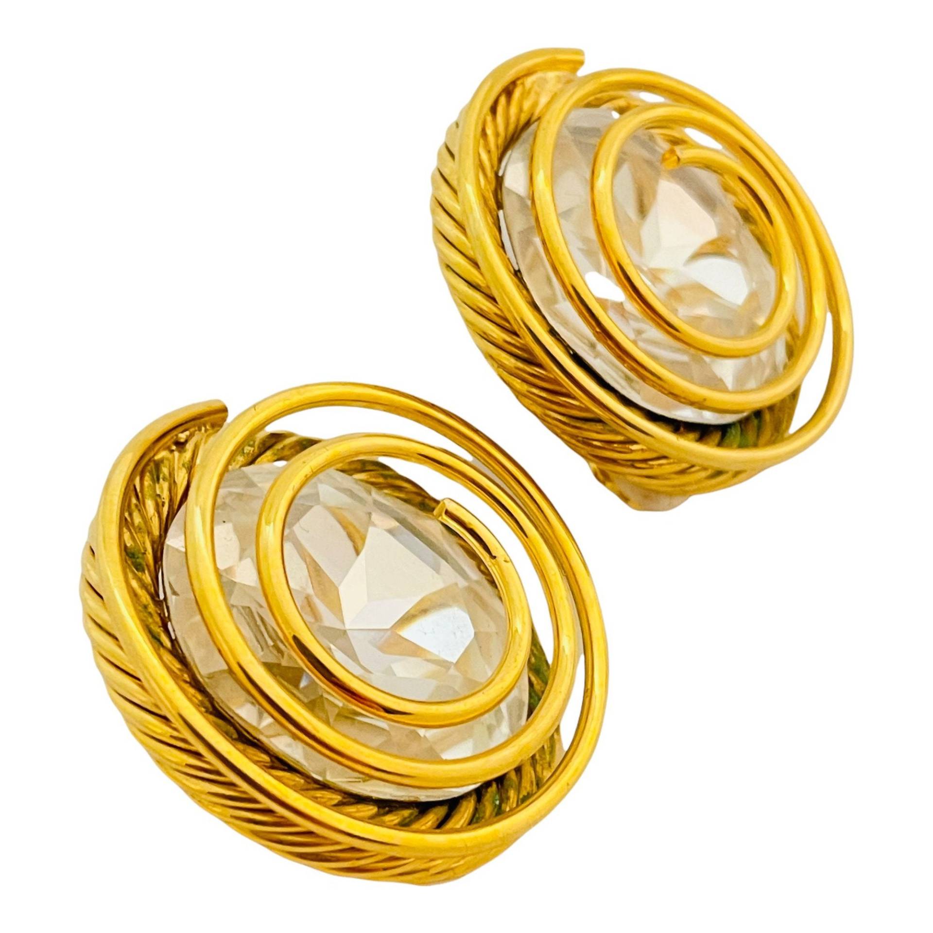 Vintage Riesiger Goldfarbener Glaswirbel Designer Start - Und Landebahn Clip An Ohrringen Vintage Riesiger Goldfarbener Glaswirbel Designer Start - Und Landebahn Clip An Ohrringen von AlexandersBoutiqueUS