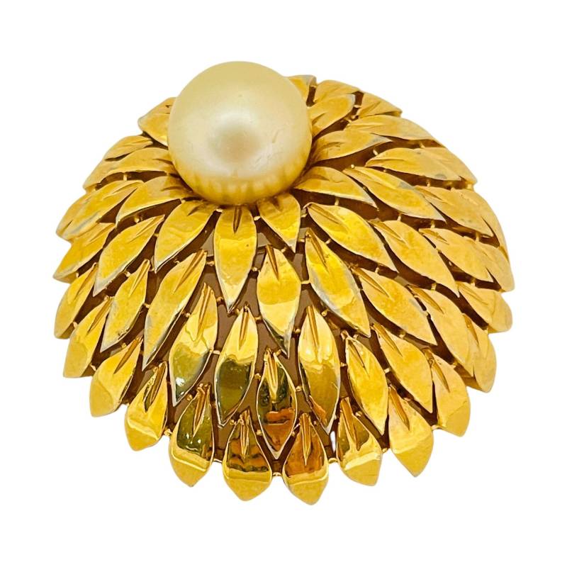 Vintage Trifari Krone Signiert Gold Perle Designer Startbahn Brosche von AlexandersBoutiqueUS