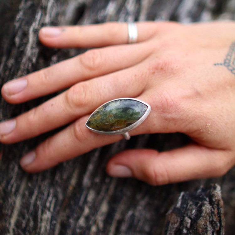 Handmade Sterling Silver .925 Ring Tasmanian Jade Size 6 "The 3rd Eye" von AlexandraMirage