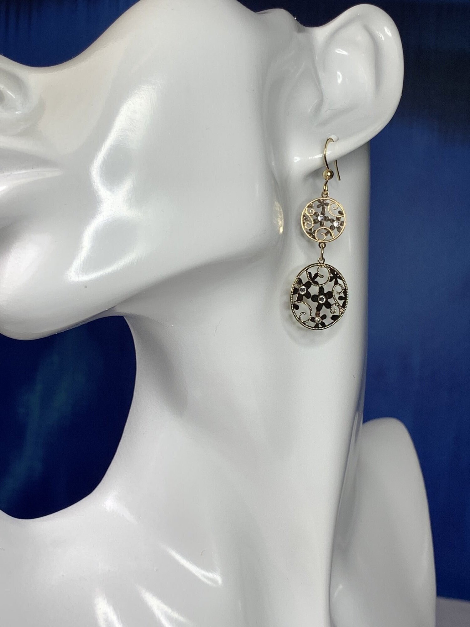 Blumen Und Blätter, Wirbel Bling - Doppelkreis-Goldohrringe Gold Gefüllte Haken Verfügbar Leicht Zart Blumen Und Blätter, Wirbel Bling - Doppelkreis-Goldohrringe Gold Gefüllte Haken Verfügbar Leicht Zart von AlexandrasHandmaiden