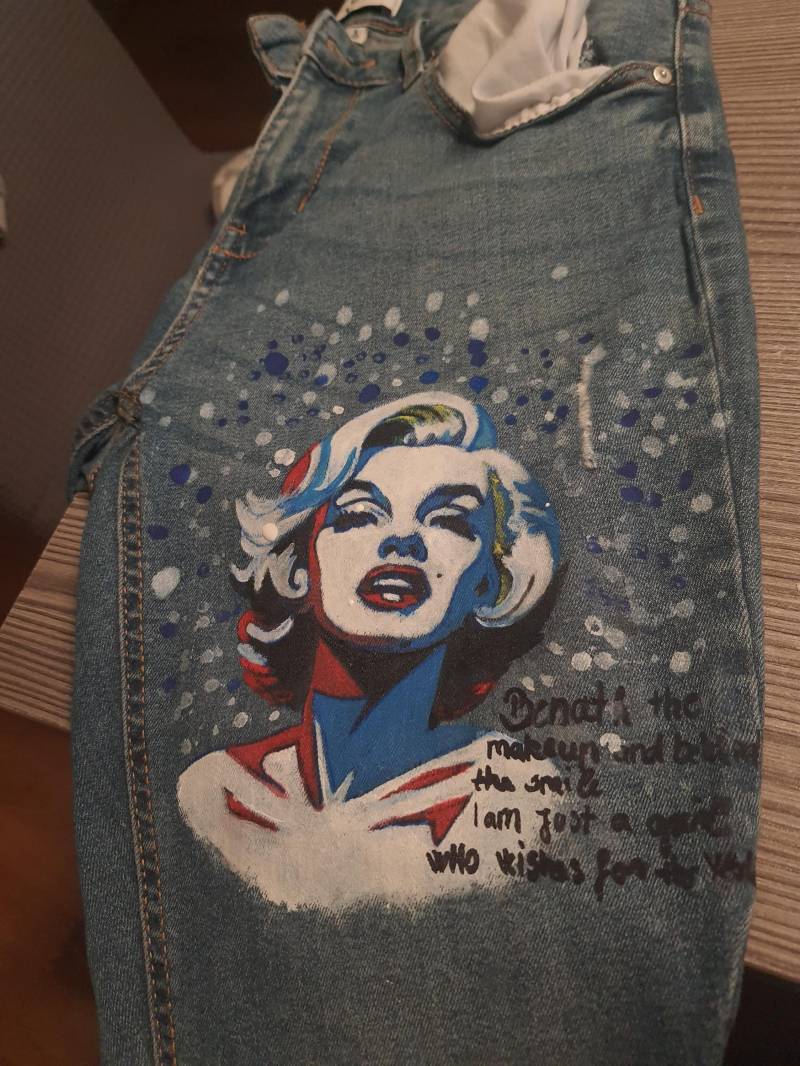Handbemalte Jeans - Unikat Mit Marilyn Monroe Motiv, Größe S von Alexar35