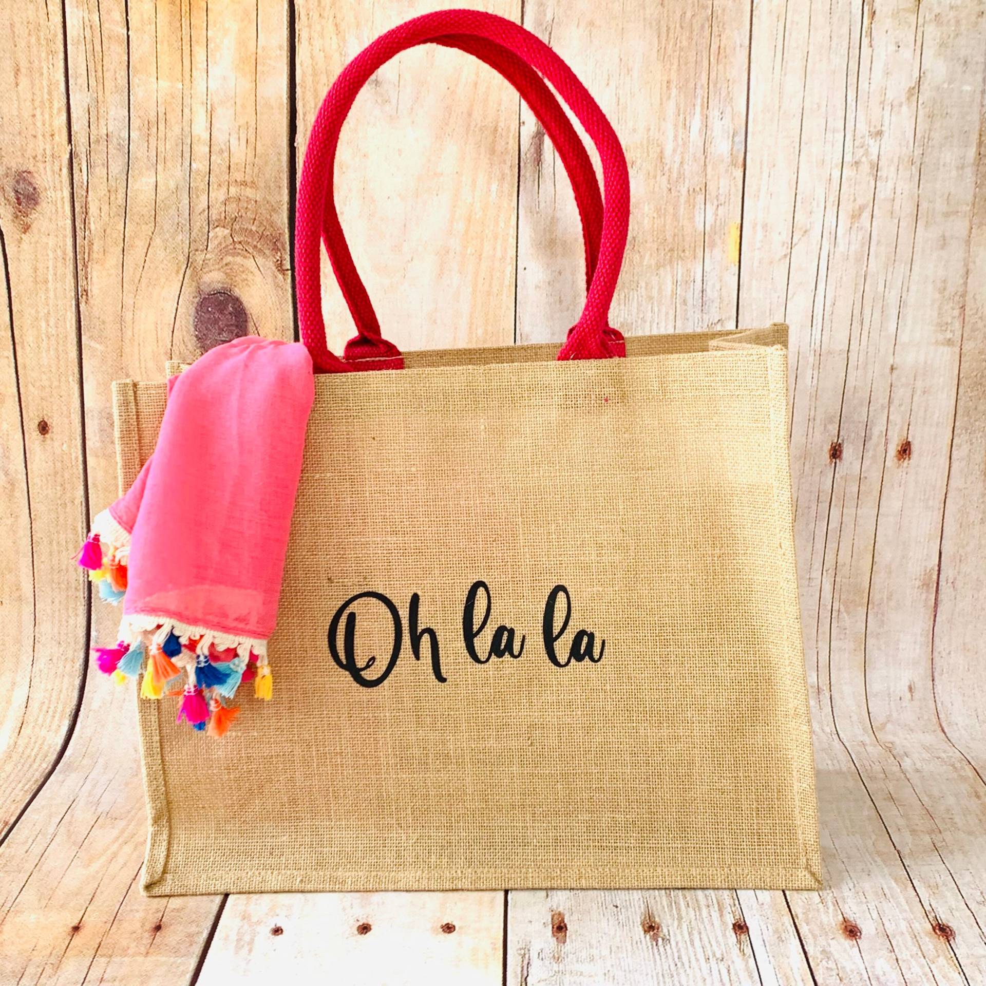 Jute Tasche Für Den Marktbesuch Oder Shoppingtrip Mit Handgelettertem Aufdruck "Oh La La", Geschenk Beste Freundin, Schöne Geschenkidee Jute Tasche Für Den Marktbesuch Oder Shoppingtrip Mit Handgelettertem Aufdruck "Oh La La", Geschenk Beste Freundin, Schöne Geschenkidee von AlexeSohnDesign