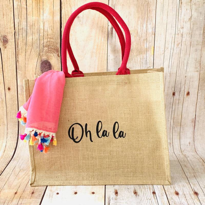 Jute Tasche Für Den Marktbesuch Oder Shoppingtrip Mit Handgelettertem Aufdruck "Oh La La", Geschenk Beste Freundin, Schöne Geschenkidee Jute Tasche Für Den Marktbesuch Oder Shoppingtrip Mit Handgelettertem Aufdruck "Oh La La", Geschenk Beste Freundin, Schöne Geschenkidee von AlexeSohnDesign