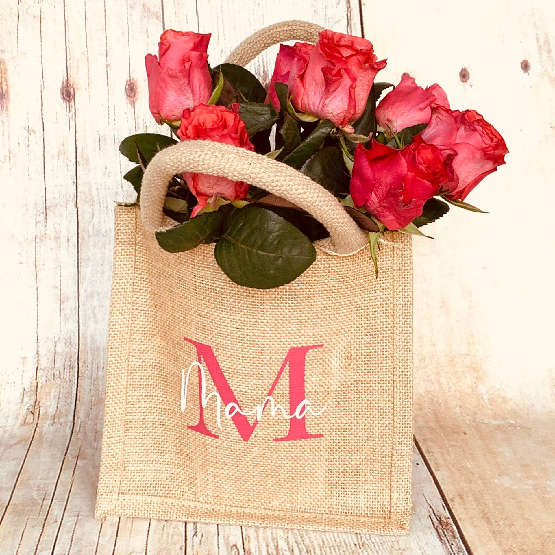 Jute Tasche Personalisiert Mit Name, Eine Minitasche Ideal Als Geschenkverpackung, Geschenk Geburtstag, Kita, Schöne Geschenkidee Jute Tasche Personalisiert Mit Name, Eine Minitasche Ideal Als Geschenkverpackung, Geschenk Geburtstag, Kita, Schöne Geschenkidee von AlexeSohnDesign