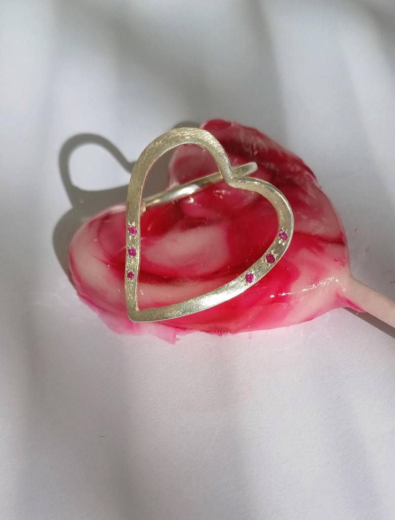 Herzring in Sterlingsilber Mit Rubin-Zirkonen Herzring in Sterlingsilber Mit Rubin-Zirkonen von AlexiaJewelryShop