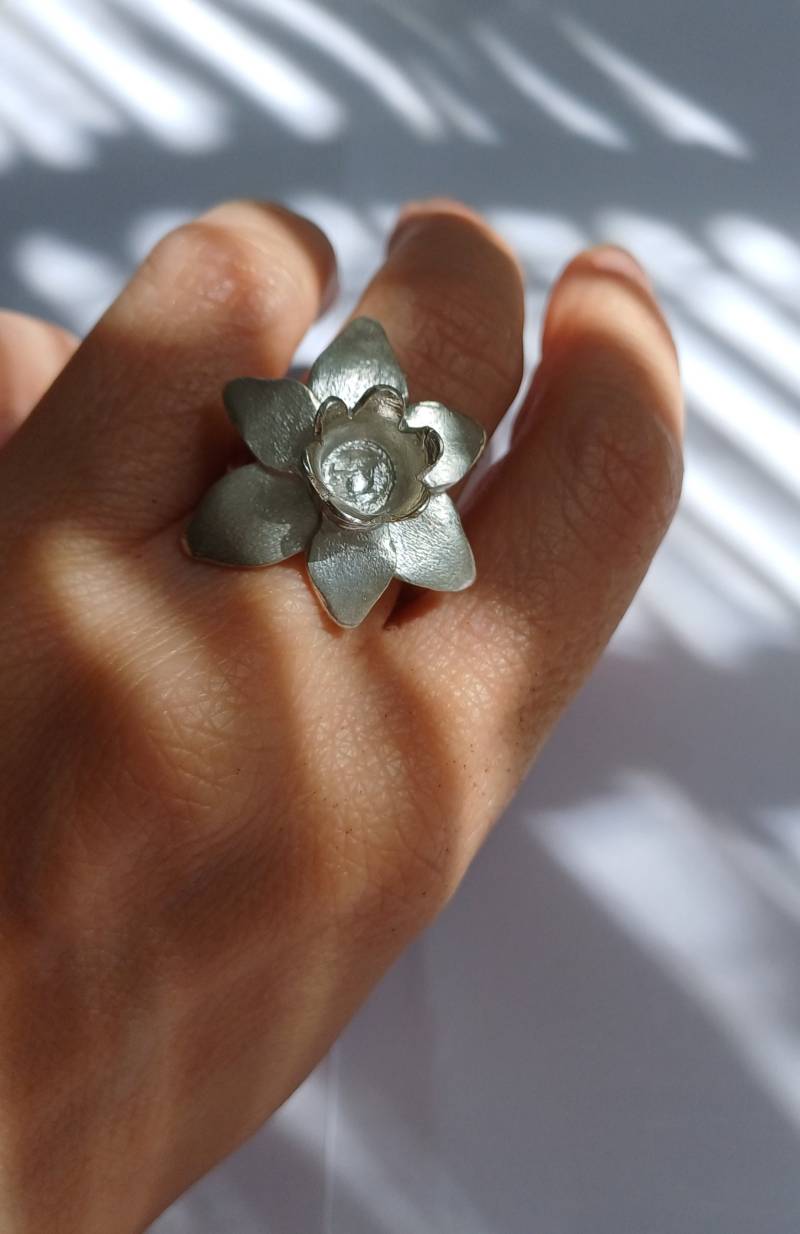 Narzisse Blume Sterling Silber Ring von AlexiaJewelryShop