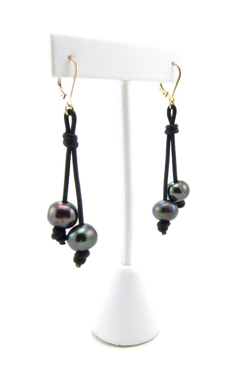 Tahitian Grau Perle Leder Gold Ohrringe Tahitian Grau Perle Leder Gold Ohrringe von AlexisLDesigns