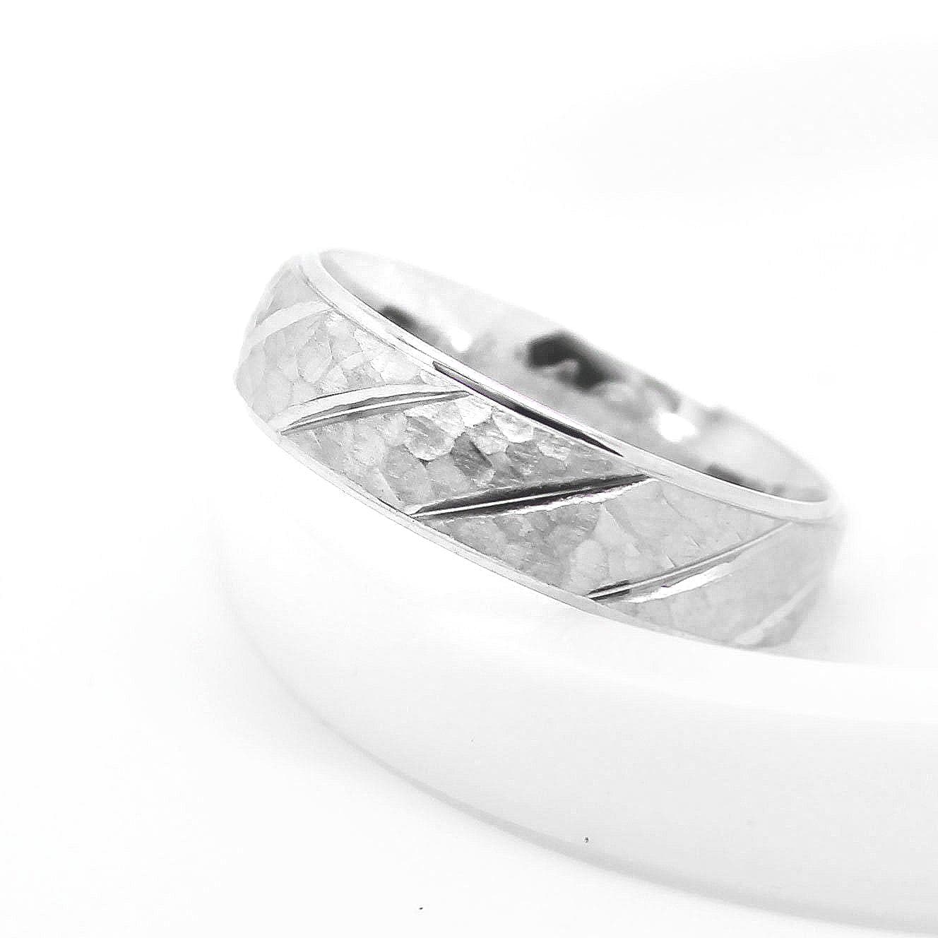 6 Mm Gehämmert 925 Silber Ring Für Männer Frauen Mit Diagonalen Linien, Ehering Herren Verlobungsring von AlexisTreasury
