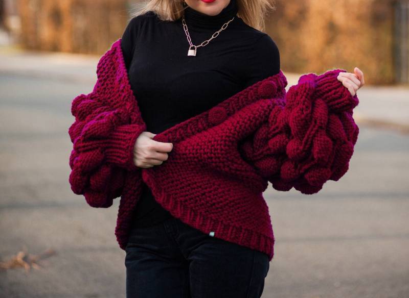 Rote Grobstrick Strickjacke Schwiegermutter Geschenk Für Werdende Mutter Zu Pullover Sein von AlexmyblackcatStore