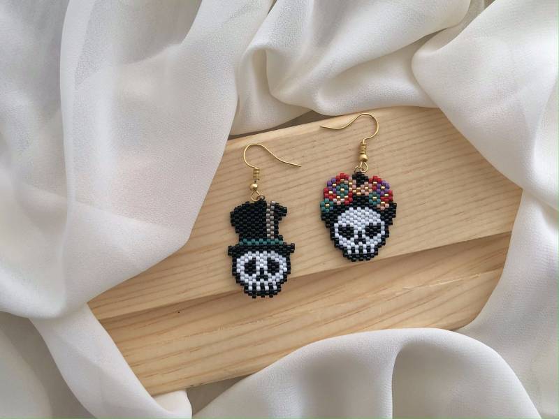 Perlen Schädel Halloween Ohrring, Ohrringe Baumeln, Beängstigend Ohrring Für Geschenk, Charms, Niedlichen von AleyCraftStudio