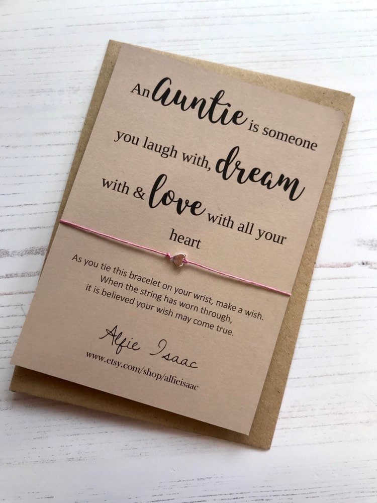 Wunscharmband - "Eine Tante Ist Jemand, Mit Dem Man Lacht, Träumt Und Von Ganzem Herzen Liebt" Karte Umschlag von AlfieIsaac