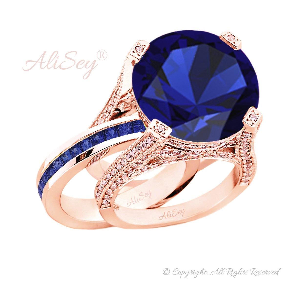 Fancy Ring Set Mit Blauem Saphir Mittelstein in Micro Pavé Fassung Von Alisey, Style # Asr07Rpbs von AliSeyDesigns