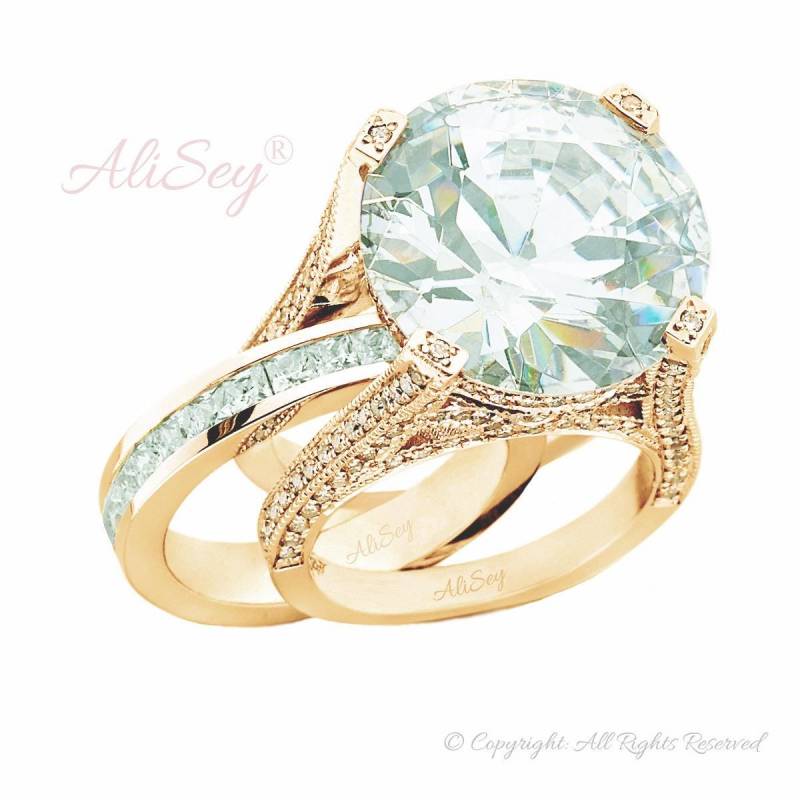 Raffiniertes Ring Set Mit Grünem Amethyst Mittelstein in Micro Pavé Fassung Von Alisey, Style # Asr07Ygga von AliSeyDesigns