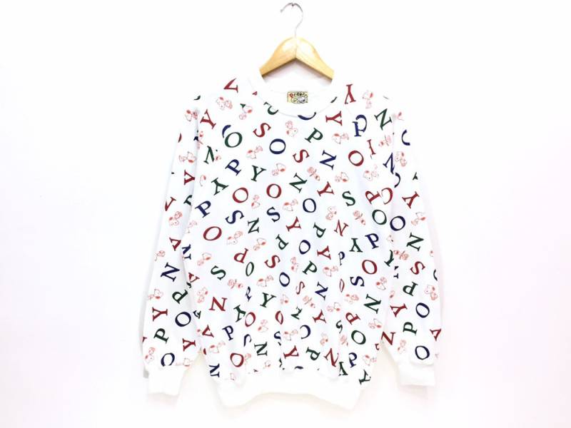 Selten Snoopy Woodstock Peanuts Charlie Brown Cartoon Spellout Pullover Sweatshirt All Over Full Print Schöne Designs Multicolor von AliaShopVintage