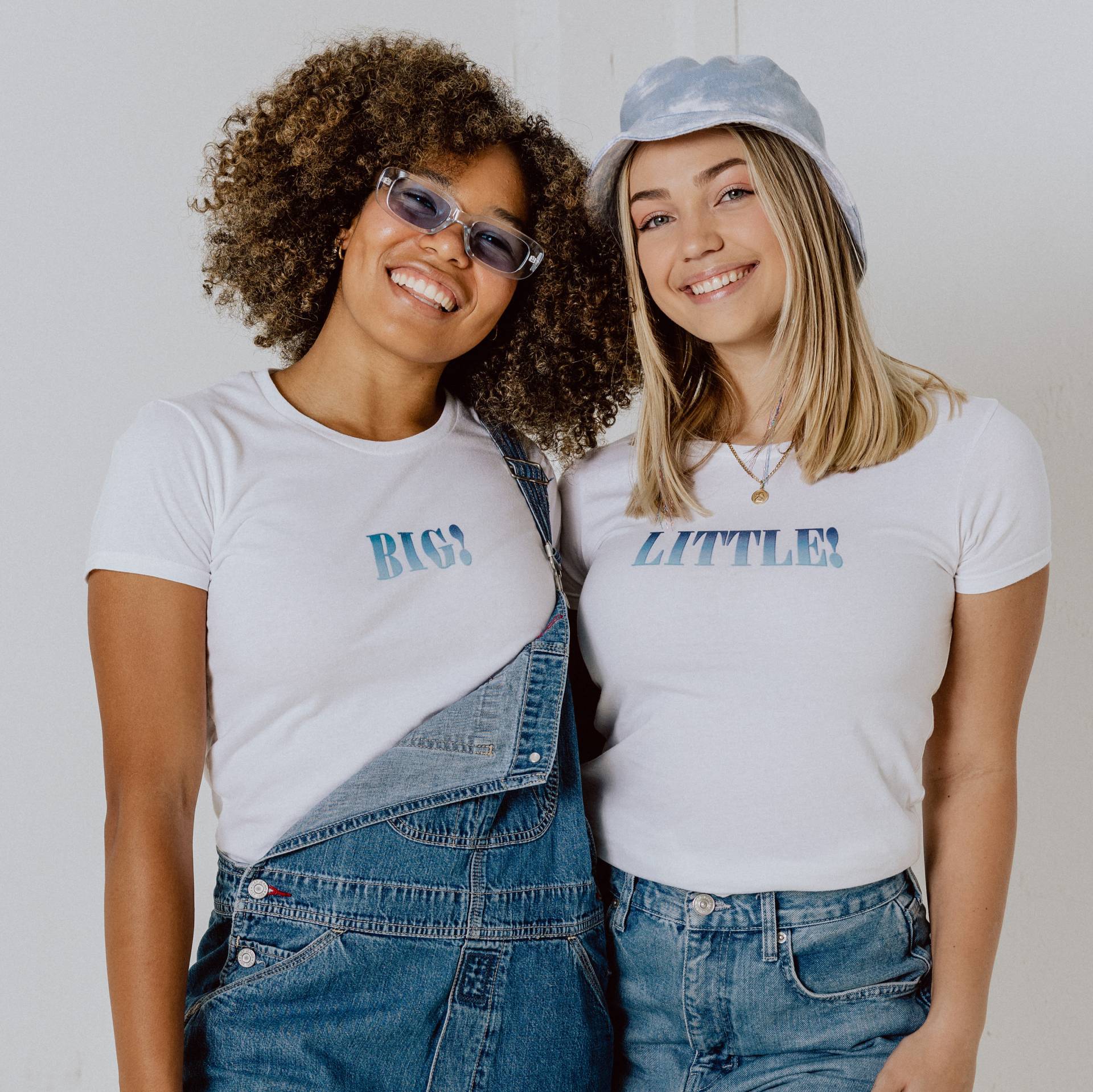 Here We Go Again Fam Tees/White Sorority Big Little T-Shirts Shirts von AliandAriel