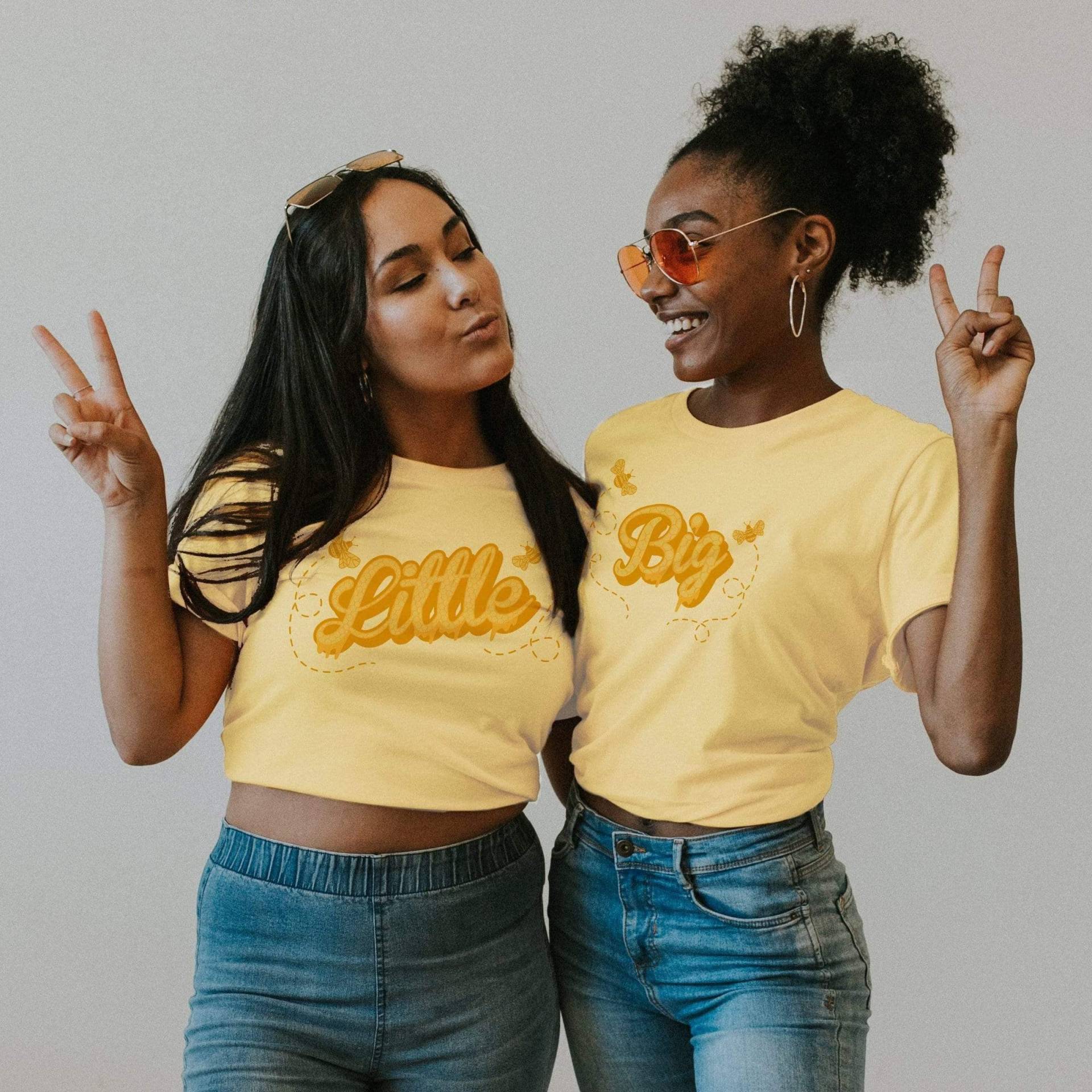 Honey Fam T-Shirts/Gelbe Sorority Big Little Yellow Shirts von AliandAriel