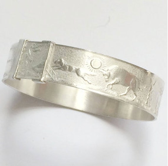 Silberner Taufarmreif/Vintage Bauernhof Tier Taufarmband Traditionelles Baby Geburtstag Andenken Geschenk Patengeschenk von AliceEdenJewellery